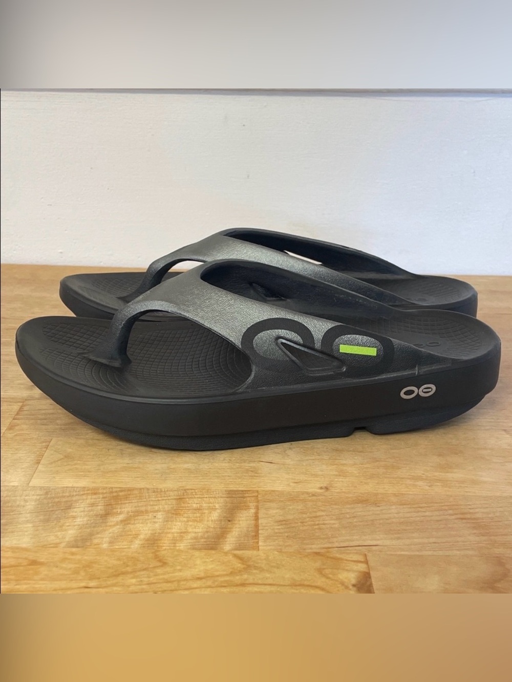 OOFOS OOriginal Sport Recovery Thong Support Comfort Sandals women’s size 6